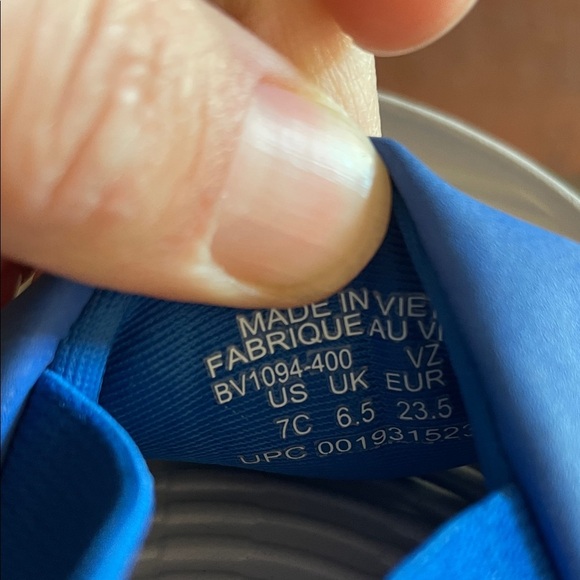 Nike Kids Blue and White Slide Sandals - Picture 4 of 5